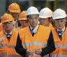 - Le Premier ministre François Fillon, lors de sa visite d''inauguration d'une usine de Saint-Gobain, le 14 avril 2010. - AFP - Jean-François Monnier  -